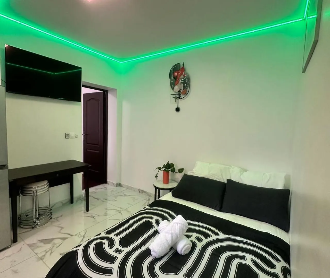 Superbe Renove Au Coeur De La Capitale * Paris